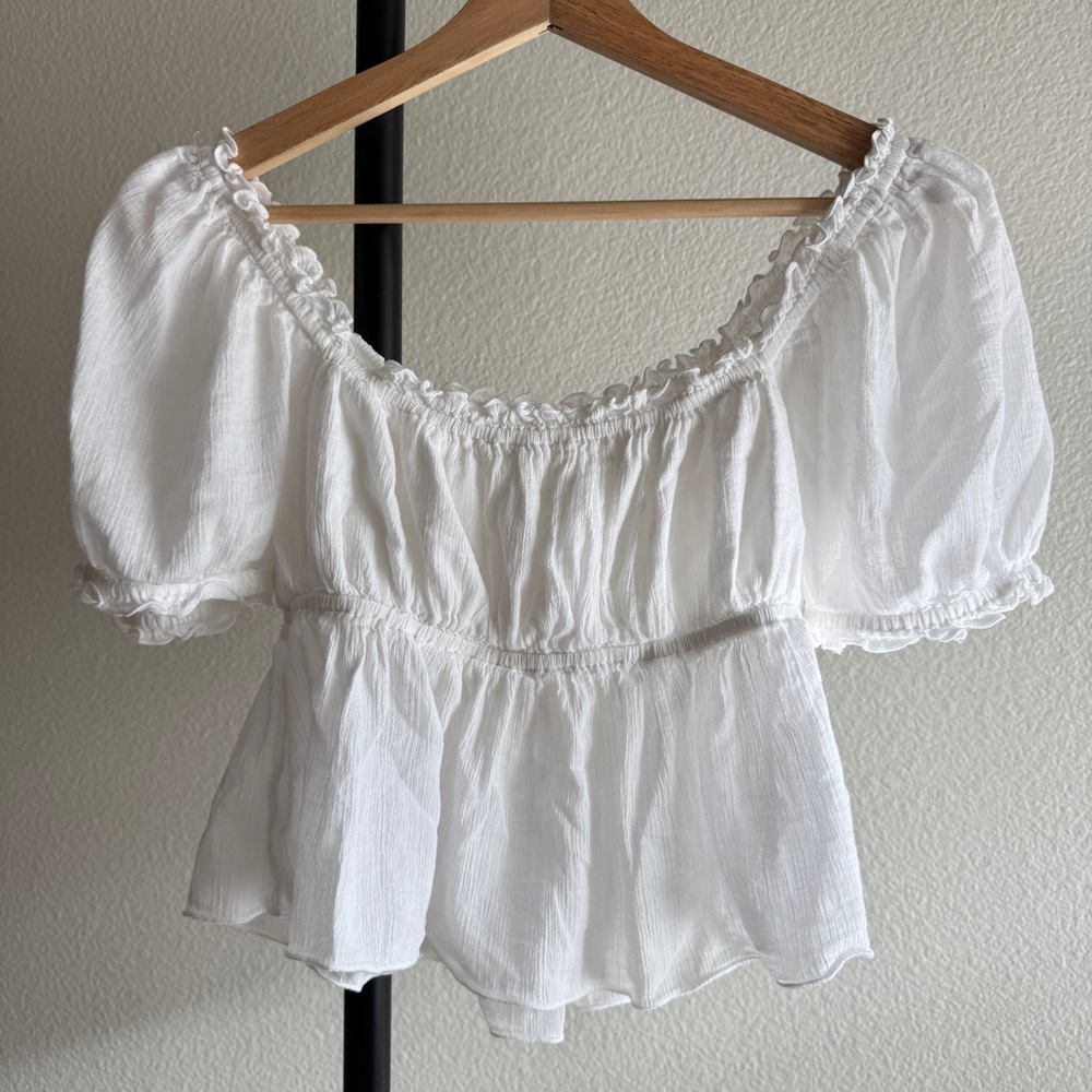 Aritzia peasant top